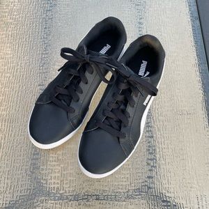 Puma Womens Smash V2 Rare Size 9 euro 40